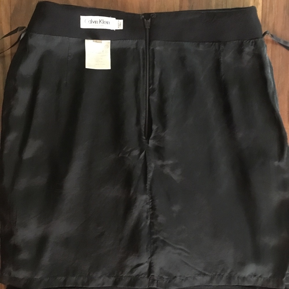 Calvin Klein women’s skirt - Picture 3 of 5